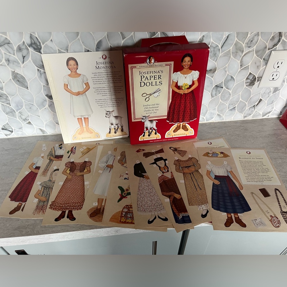 Paper Dolls Set - Classic Brown and Red